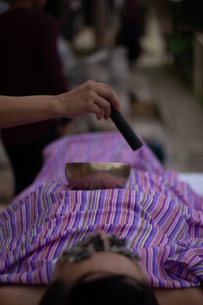 Pratica yoga nella natura